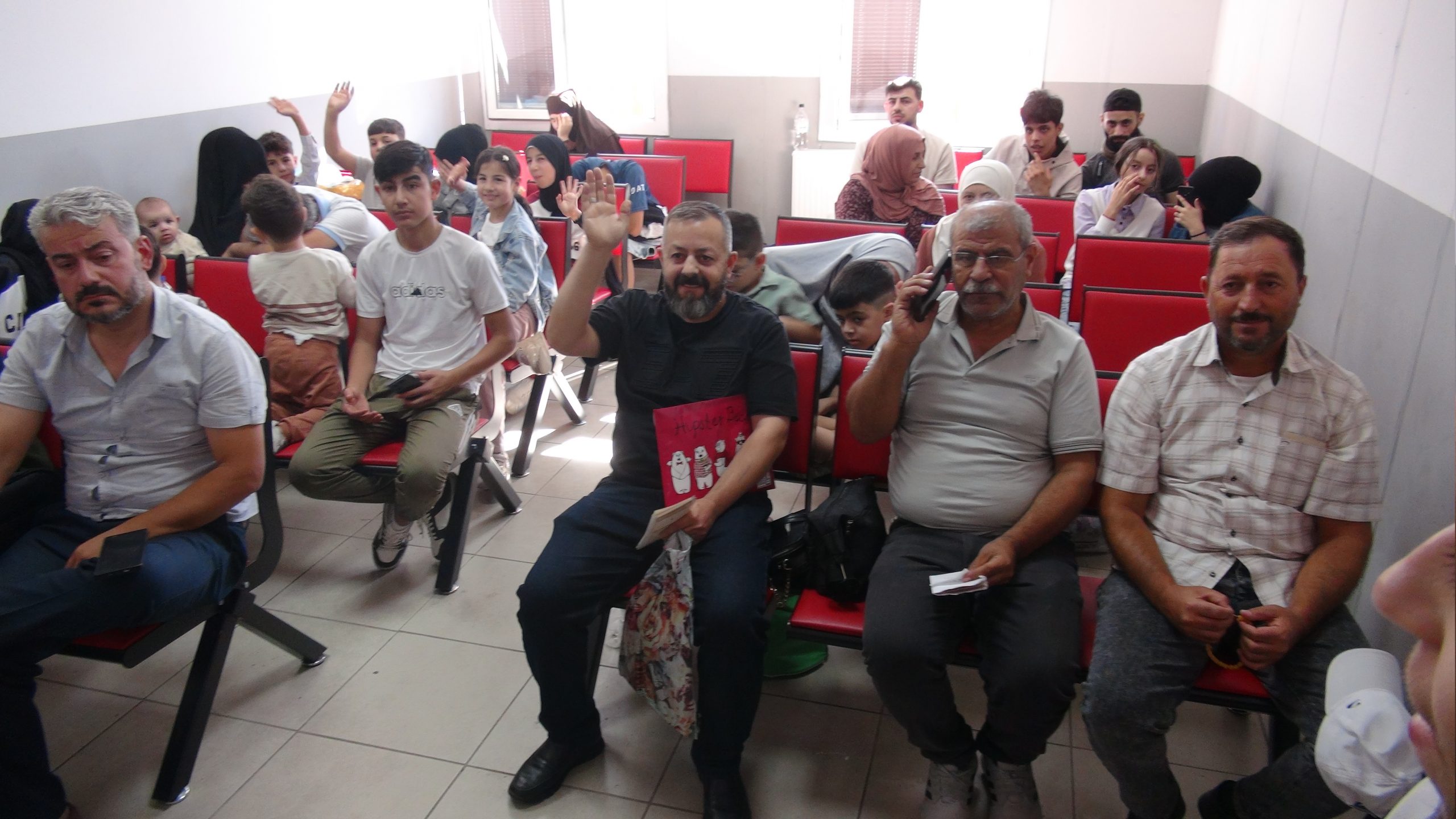 Türkiye’ye iç savaş nedeniyle sığınan Suriyelilerin ülkelerine dönüşü devam ediyor.