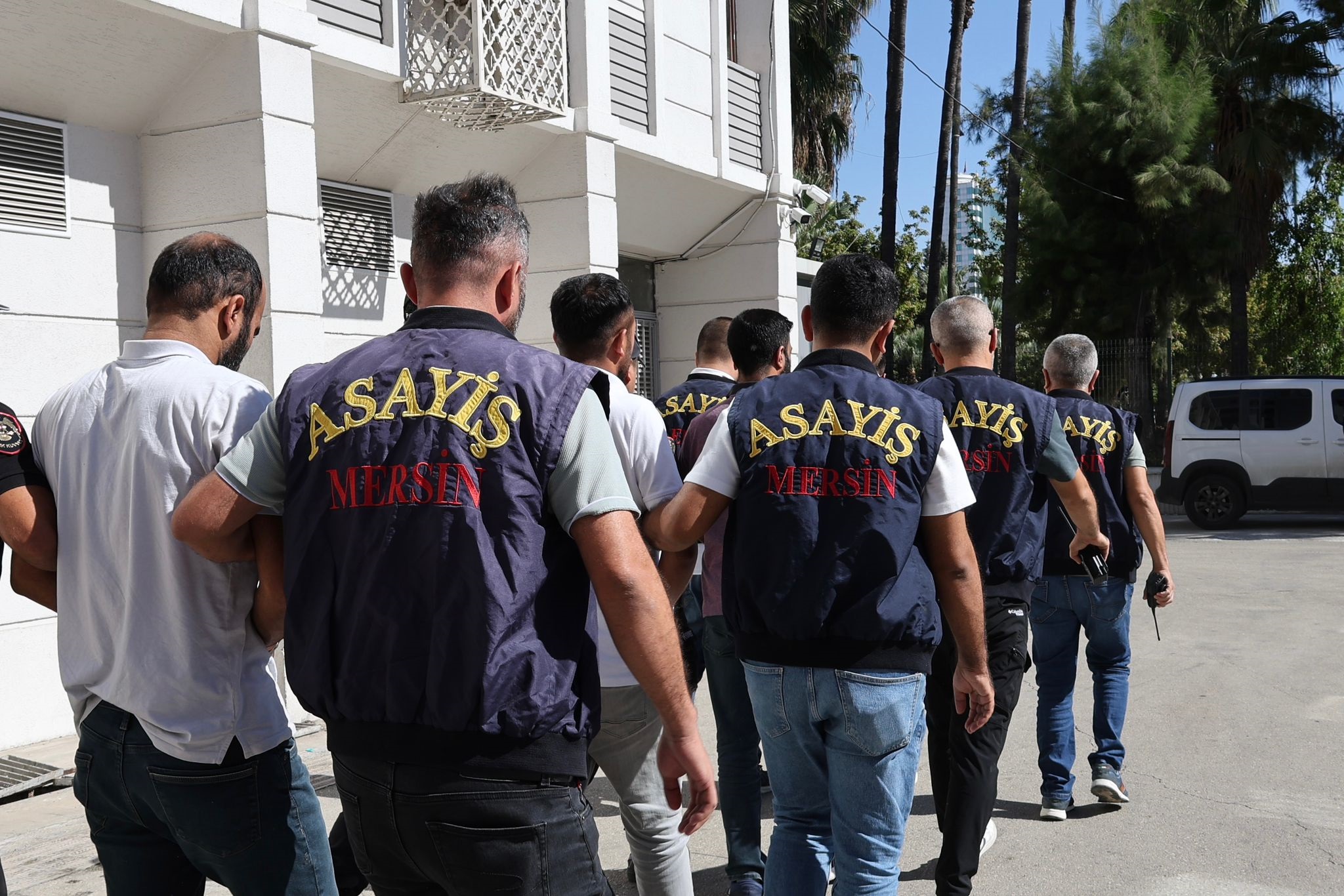 Mersin’in Akdeniz ilçesinde bir kuyumcudan yaklaşık 16 milyon liralık altın