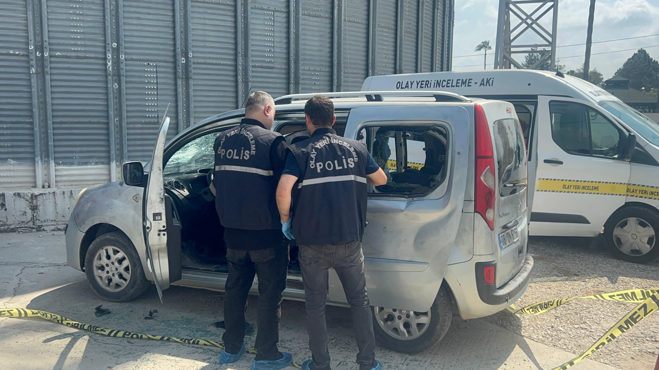 Adana’nın Yüreğir ilçesinde bir tarım fabrikasında meydana gelen silahlı kavgada,