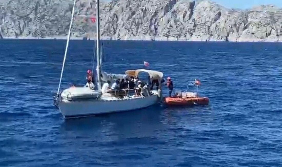 Muğla’nın Marmaris ilçesi açıklarında, İtalya’ya gitmeye çalışan 4’ü çocuk 27