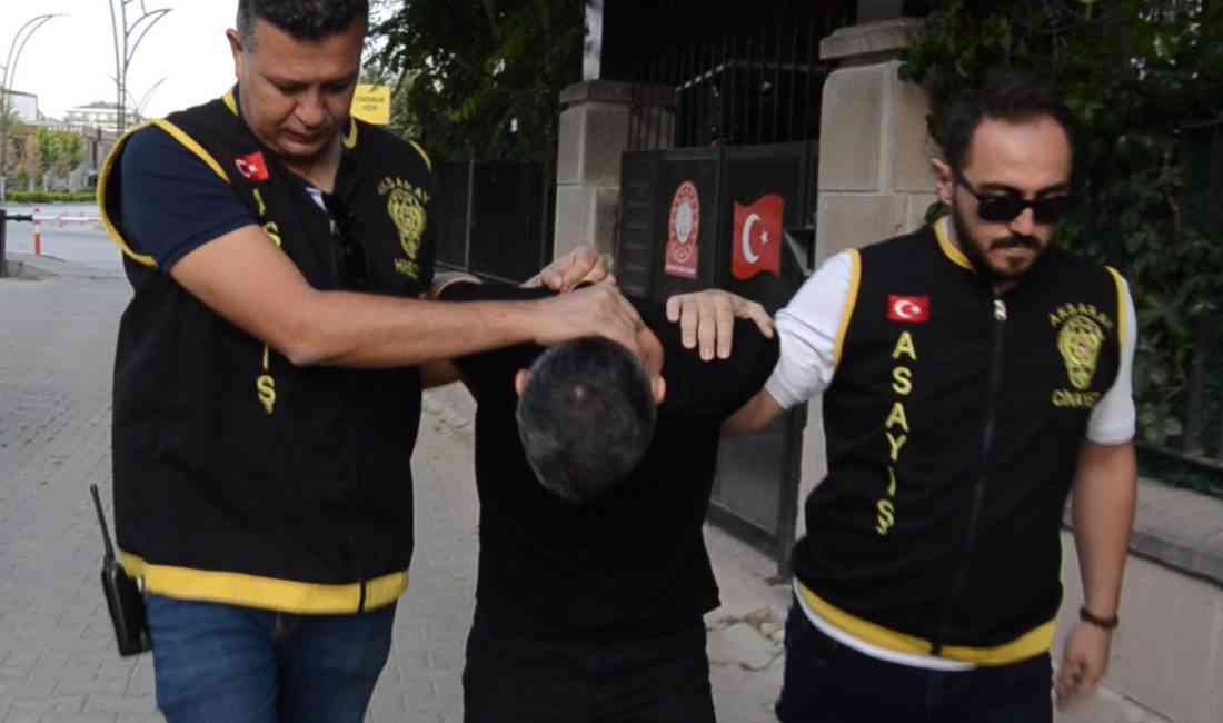 Aksaray’da bir dondurma fabrikasında çalışan emekli jeoloji mühendisi Tekin Atılgan’ın