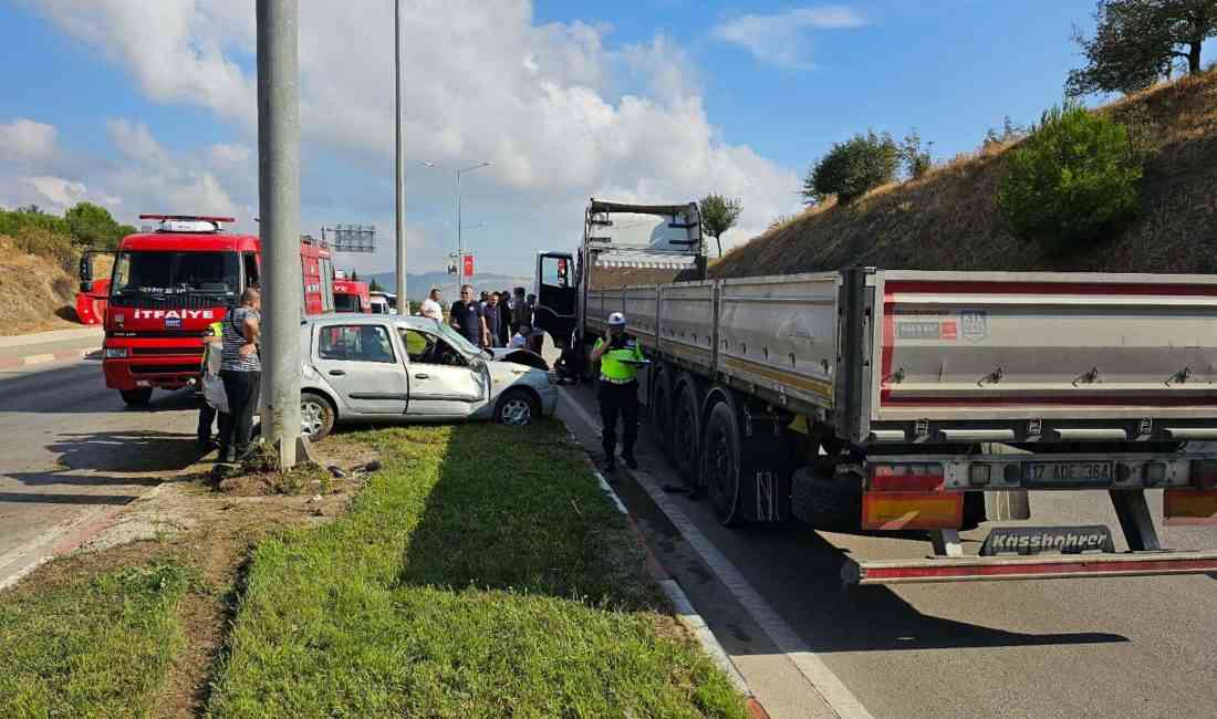 Çanakkale’nin Çan ilçesinde sabah saatlerinde meydana gelen trafik kazasında, TIR’a