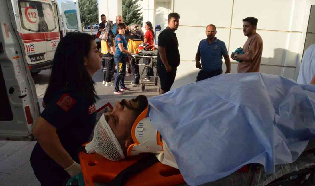 Aksaray’da otomobilin şarampole devrilmesi sonucu yaralanan 5 kişiden 6 yaşındaki