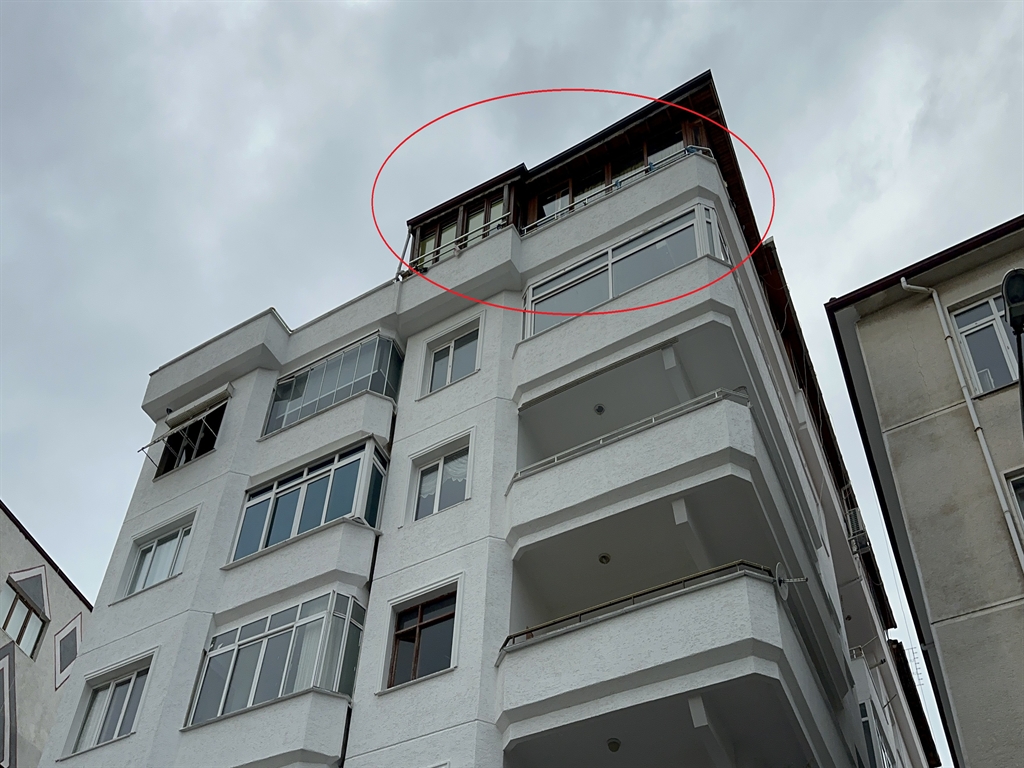 Yalova’nın Çınarcık ilçesinde 26 Eylül’de 6’ncı kattaki evinin penceresinden düşerek