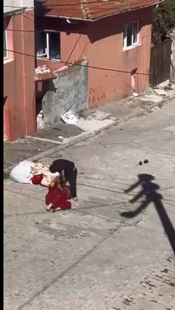 Eskişehir’de Sokak Ortasında Eşine Şiddet Uygulayan Şüpheli Gözaltına Alındı Eskişehir’in