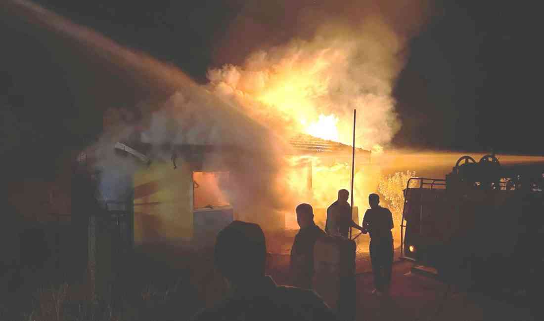 Kütahya’nın Hisarcık ilçesinde sünnet düğünü sırasında bir bağ evinde çıkan