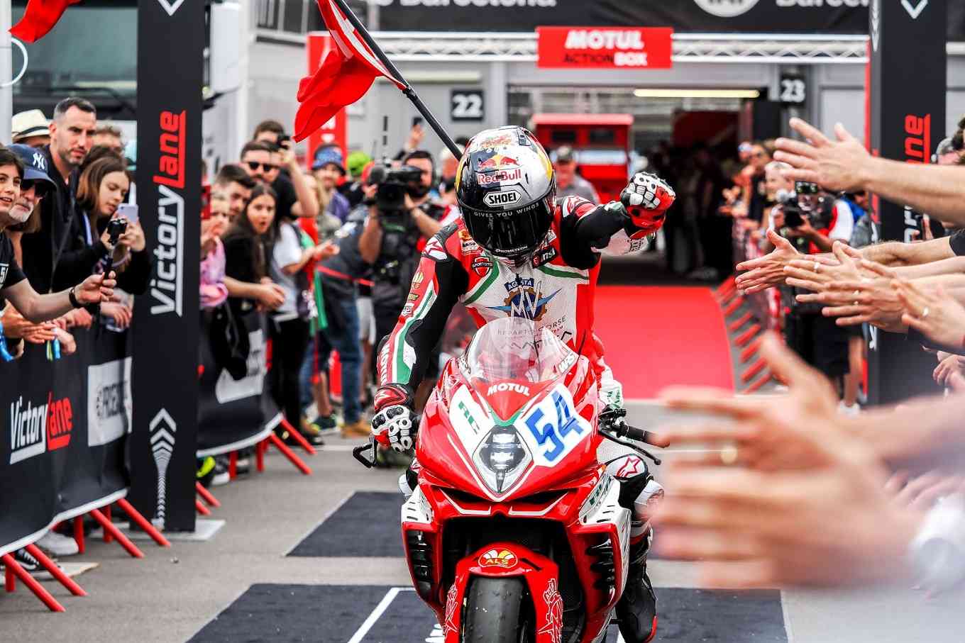 Dünya Superbike Şampiyonası’nda (WSBK) genel klasmanda lider durumda bulunan Red