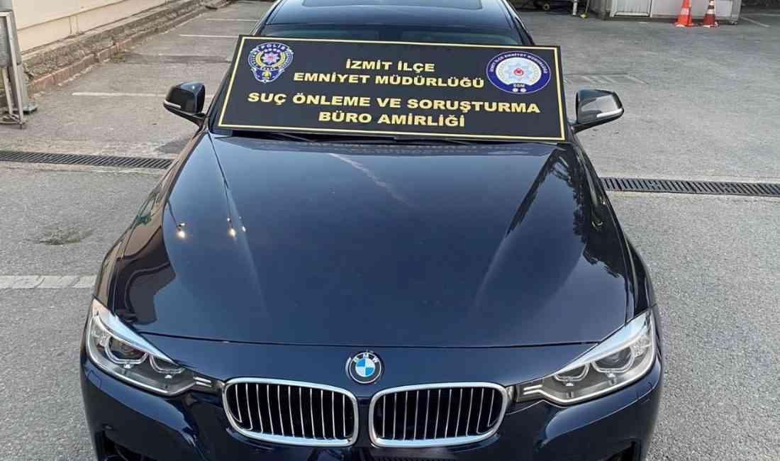 Kocaeli’nin İzmit ilçesinde, tramvay yolunda drift yaparak tehlikeli hareketlerde bulunan