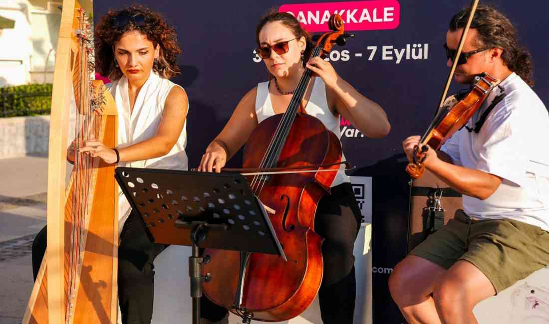 Çanakkale’de düzenlenen Troya Kültür Yolu Festivalinin 4’üncü gününde binlerce ziyaretçi