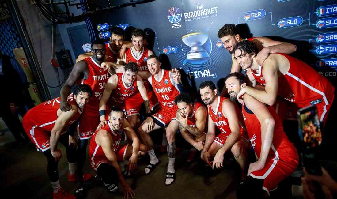 Türkiye, EuroBasket 2025 yarı finalinde Yunanistan’ı 94-68 mağlup ederek 24
