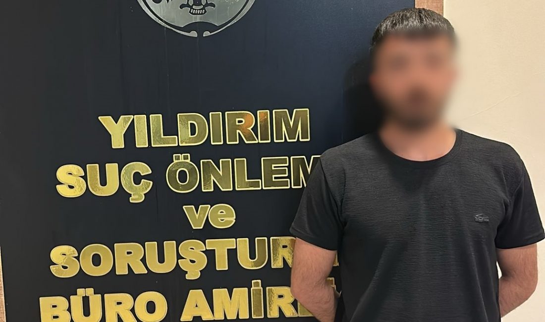 Bursa’nın Yıldırım ilçesinde polis ekiplerinin takibe aldığı şüpheli, girdiği kahvehanenin