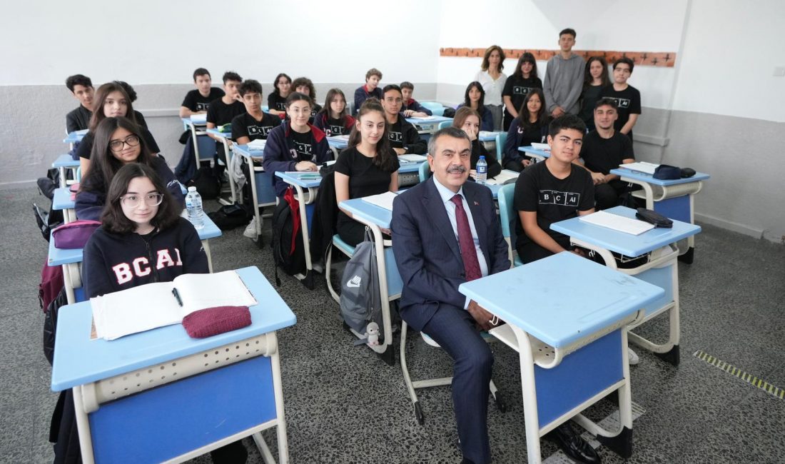 Millî Eğitim Bakanı Yusuf Tekin, Türkiye Yüzyılı Maarif Modeli Öğrenci