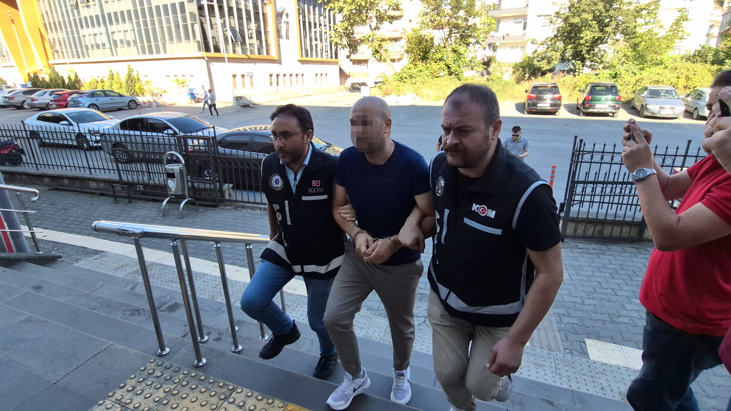 Zonguldak’ta E.D. (73) ve oğlu D.D. (41), tefecilik yaptıkları iddiasıyla