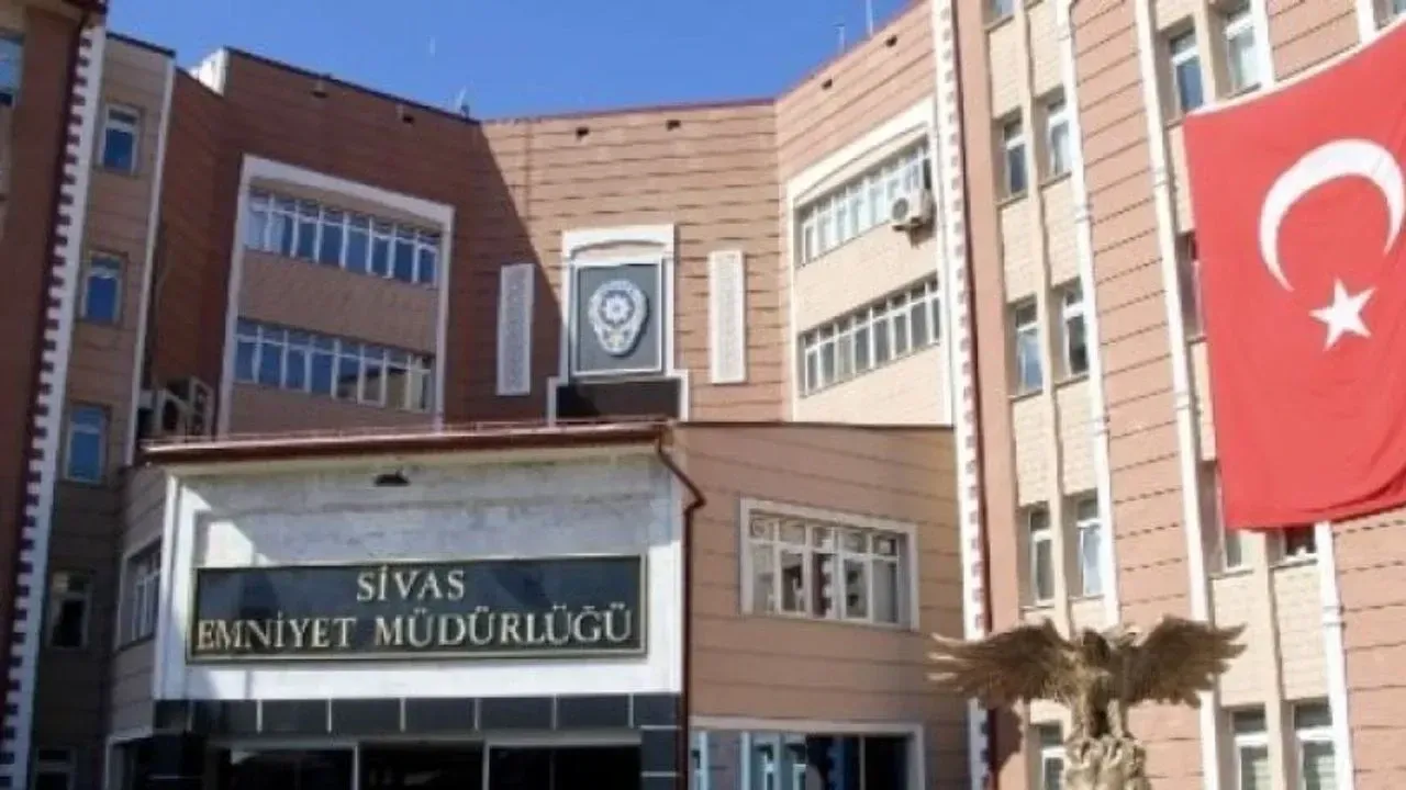 Resmi Gazete’de yayımlanan 2025/358 sayılı Cumhurbaşkanlığı Kararnamesi ile Emniyet Genel