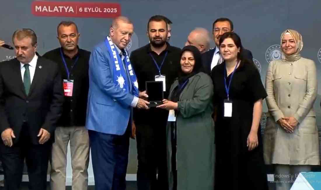 6 Şubat 2023 depremlerinde ağır hasar alan Malatya Valilik binası,