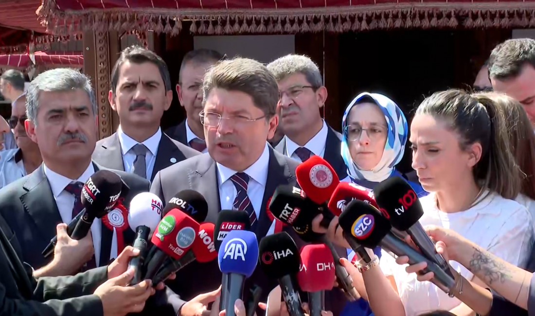 Adalet Bakanı Tunç: “Türkiye’de İkili Hukuk Sistemi Yok, Tek Hukuk Sistemi Demokratik Hukuk Devletidir” Adalet Bakanı Yılmaz Tunç, Başkent Millet Bahçesi’nde düzenlenen ‘İşyurtları Ürün