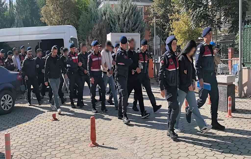 Bursa’nın İnegöl ilçesinde husumetli iki grup arasında çıkan silahlı kavgada