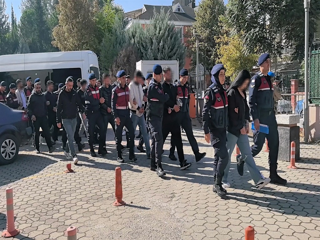 Bursa’nın İnegöl ilçesinde husumetli iki grup arasında çıkan silahlı kavgada