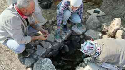 Diyarbakır’ın Ergani ilçesindeki 12 bin yıllık Çayönü Tepesi’nde yürütülen kazı