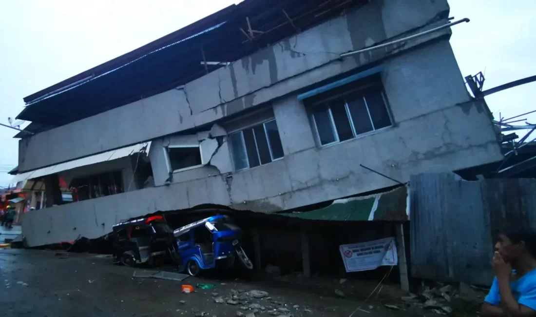 Filipinler’de meydana gelen 6.9 büyüklüğündeki depremde yaşamını yitirenlerin sayısının 61’e