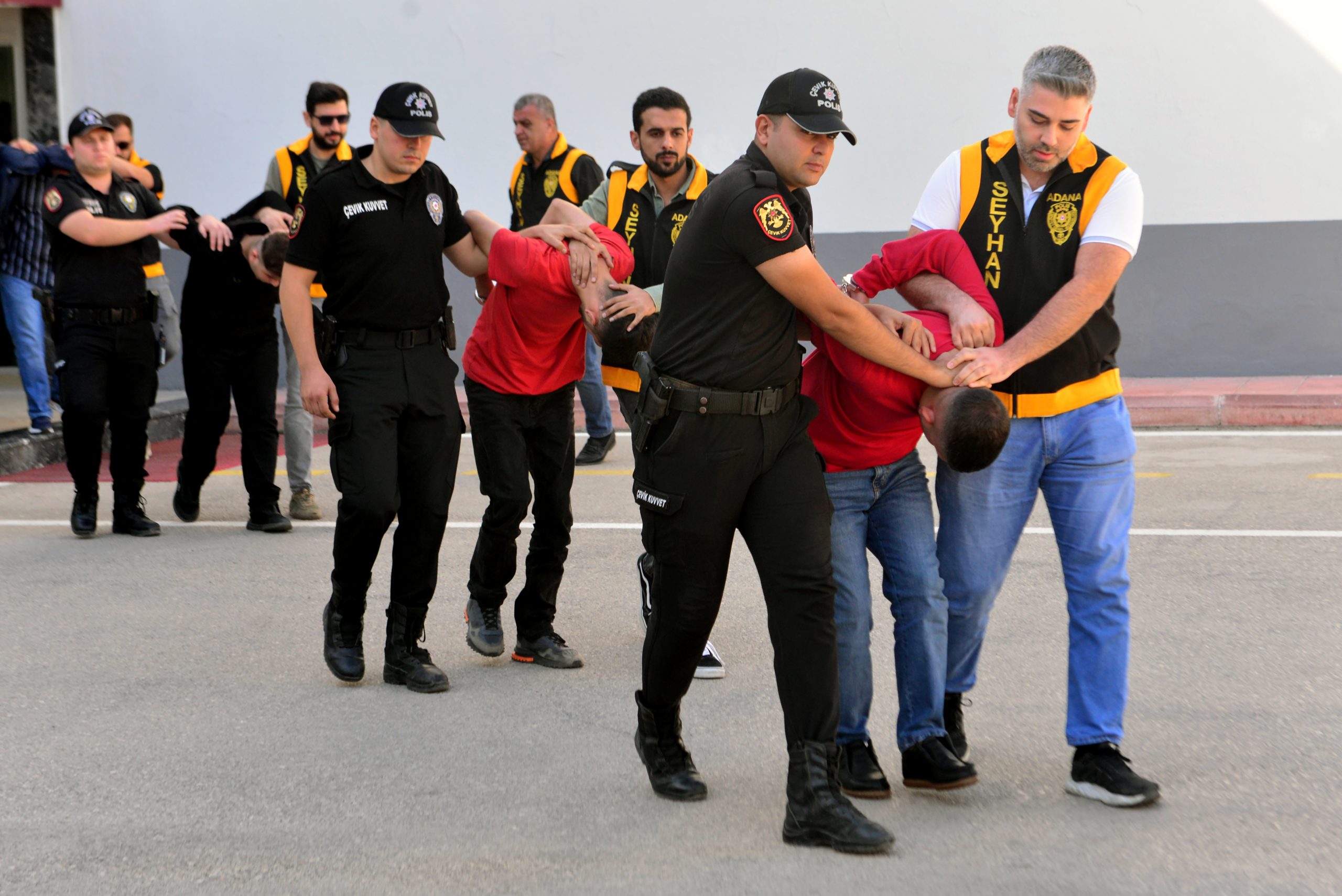 Adana’da meyve ve sebze ihracatçısı Tahir A. (36)’dan 50 milyon