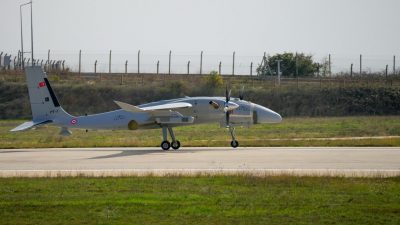 Baykar Teknoloji tarafından geliştirilen Bayraktar AKINCI taarruzi insansız hava aracı