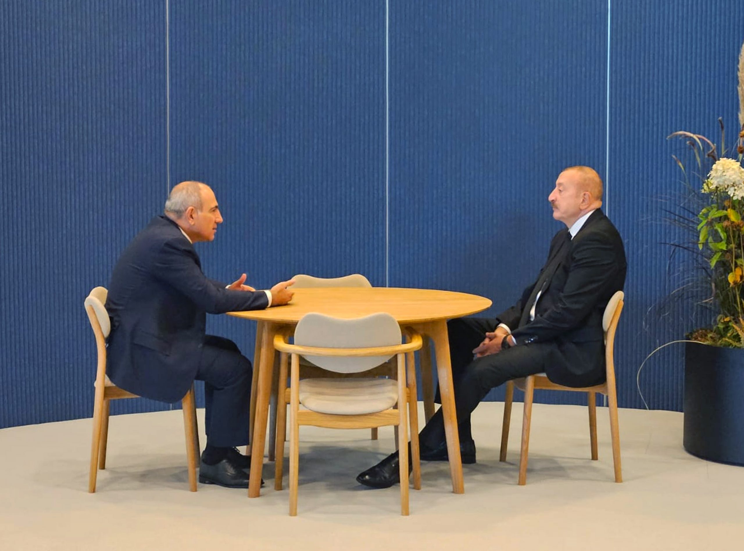 Azerbaycan Cumhurbaşkanı İlham Aliyev ile Ermenistan Başbakanı Nikol Paşinyan, Danimarka’nın