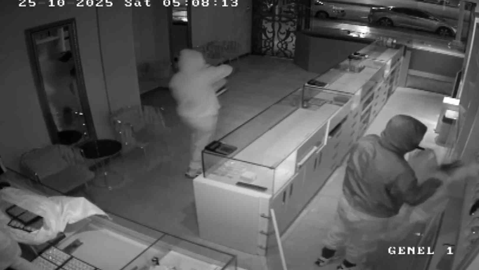 &nbsp; Ankara’da bir kuyumcu dükkanından çalınan yaklaşık 7 kilogram altın