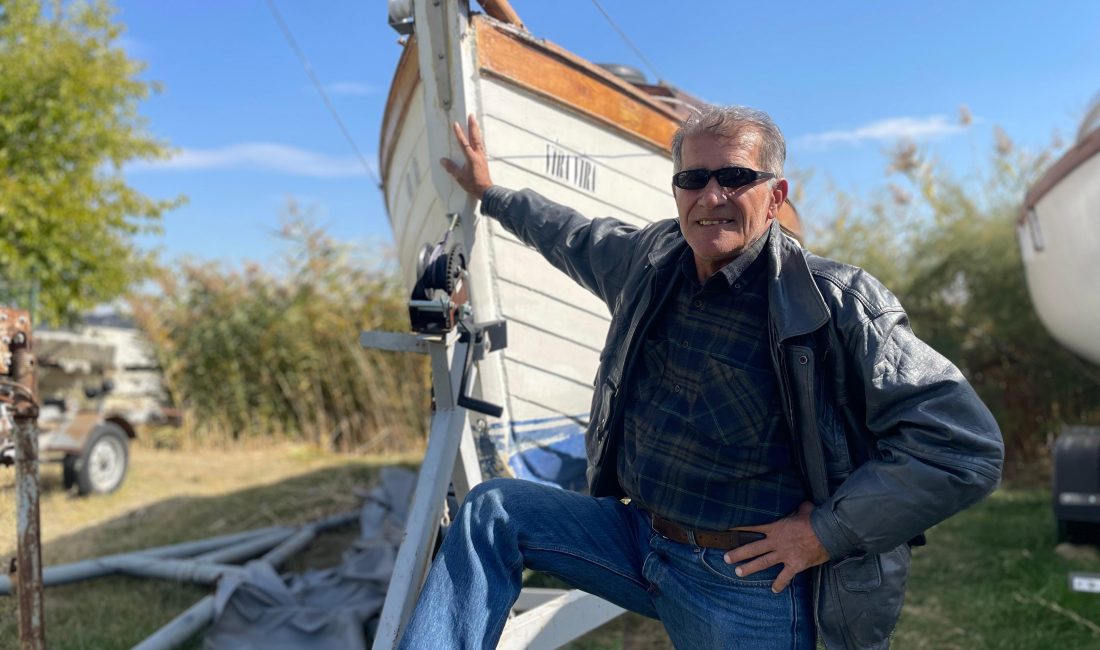Kendi Yaptığı Teknesiyle Türkiye Kıyılarını Geziyor Ankara Yelken Kulübü üyesi ve elektrik-elektronik mühendisi Bülent Kale (60),