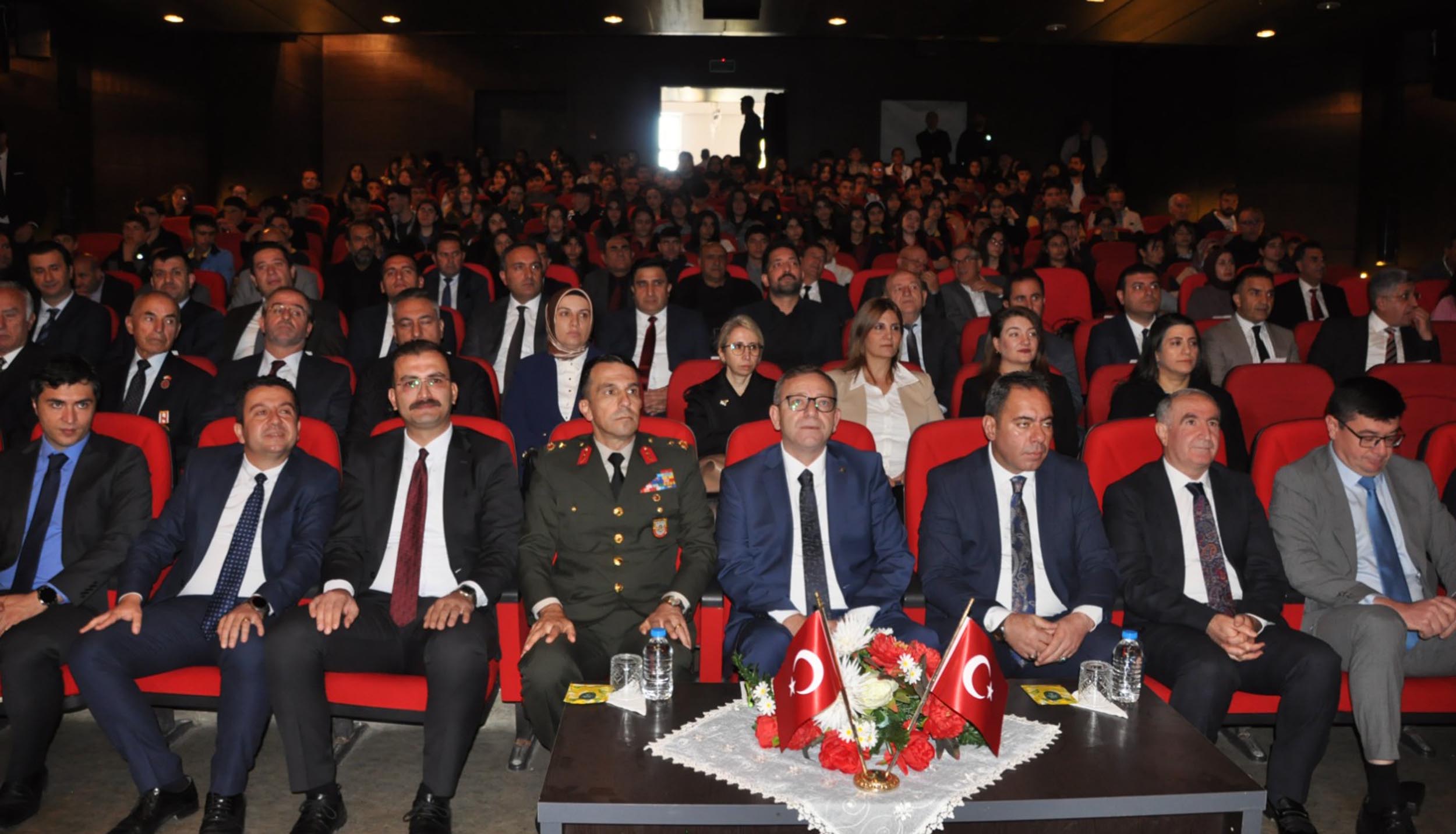 Türkiye Cumhuriyeti’nin kurucusu Gazi Mustafa Kemal Atatürk’ün Kars’a gelişinin 101’inci