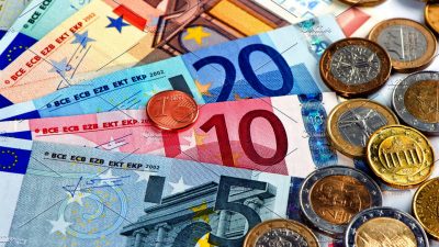 Alman hükümeti, dünya genelindeki Yahudi soykırımı (Holokost) mağdurlarına yönelik maddi