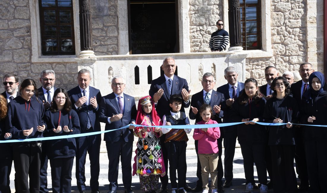   Kültür ve Turizm Bakanı Mehmet Nuri Ersoy, çeşitli programlara