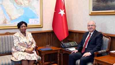 Milli Savunma Bakanı Yaşar Güler, Güney Afrika Savunma ve Gaziler