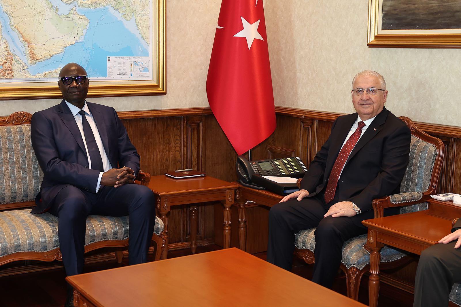 Milli Savunma Bakanı Yaşar Güler, resmi davetlisi olarak Ankara’ya gelen