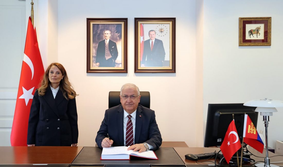   Milli Savunma Bakanı Yaşar Güler, resmi ziyaret kapsamında bulunduğu