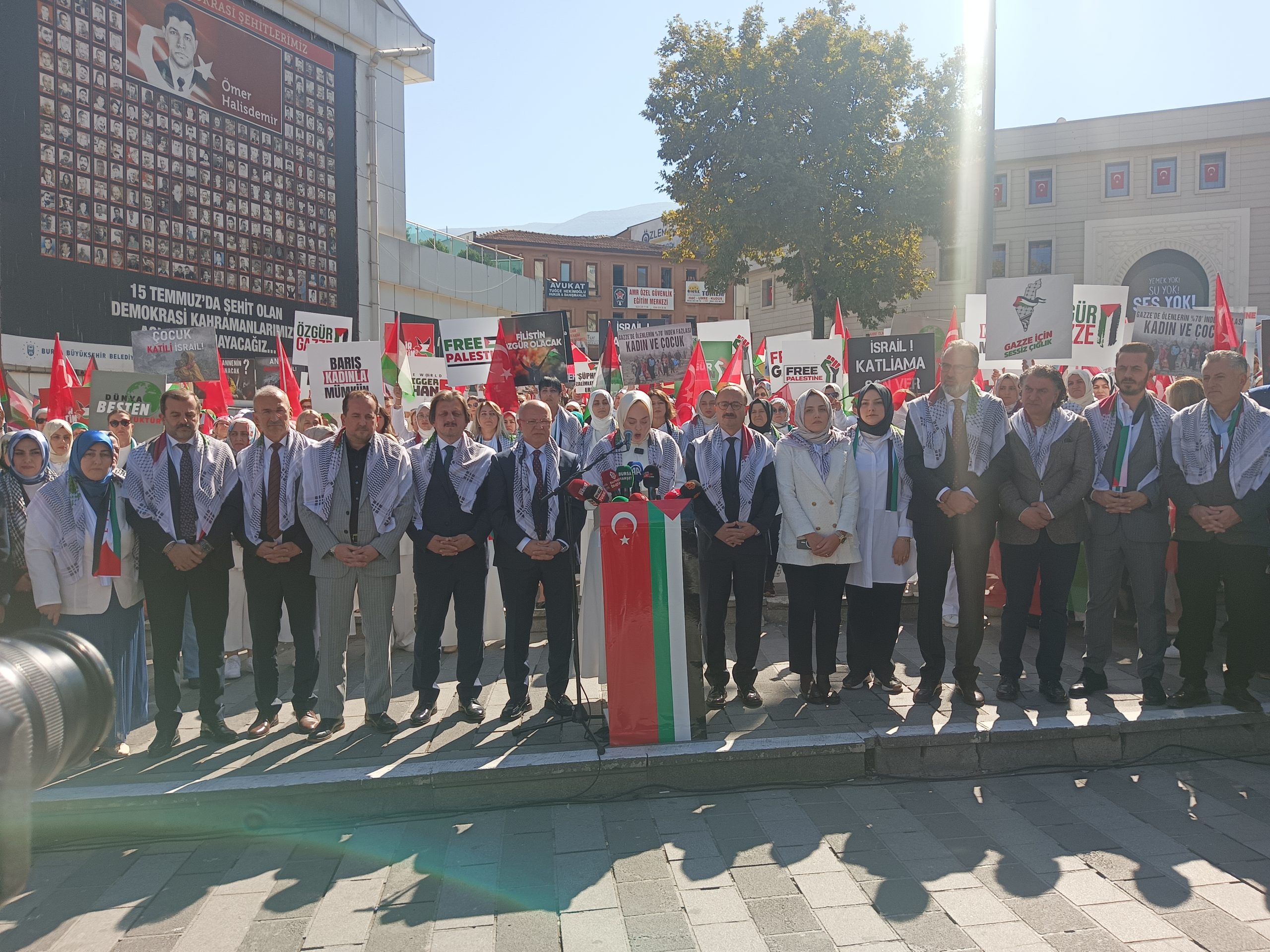   AK Parti Genel Merkez Kadın Kolları Başkanlığı tarafından 81