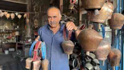 Niğde’nin Bor ilçesinde yaşayan Dağhan Demirörs (60), aile mesleği olan