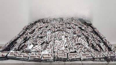 Ankara’nın Çubuk ilçesinde düzenlenen uyuşturucu operasyonunda, aracında 14 bin adet