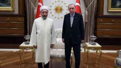 Cumhurbaşkanı Recep Tayyip Erdoğan, Diyanet İşleri Başkanı Safi Arpaguş’u Cumhurbaşkanlığı