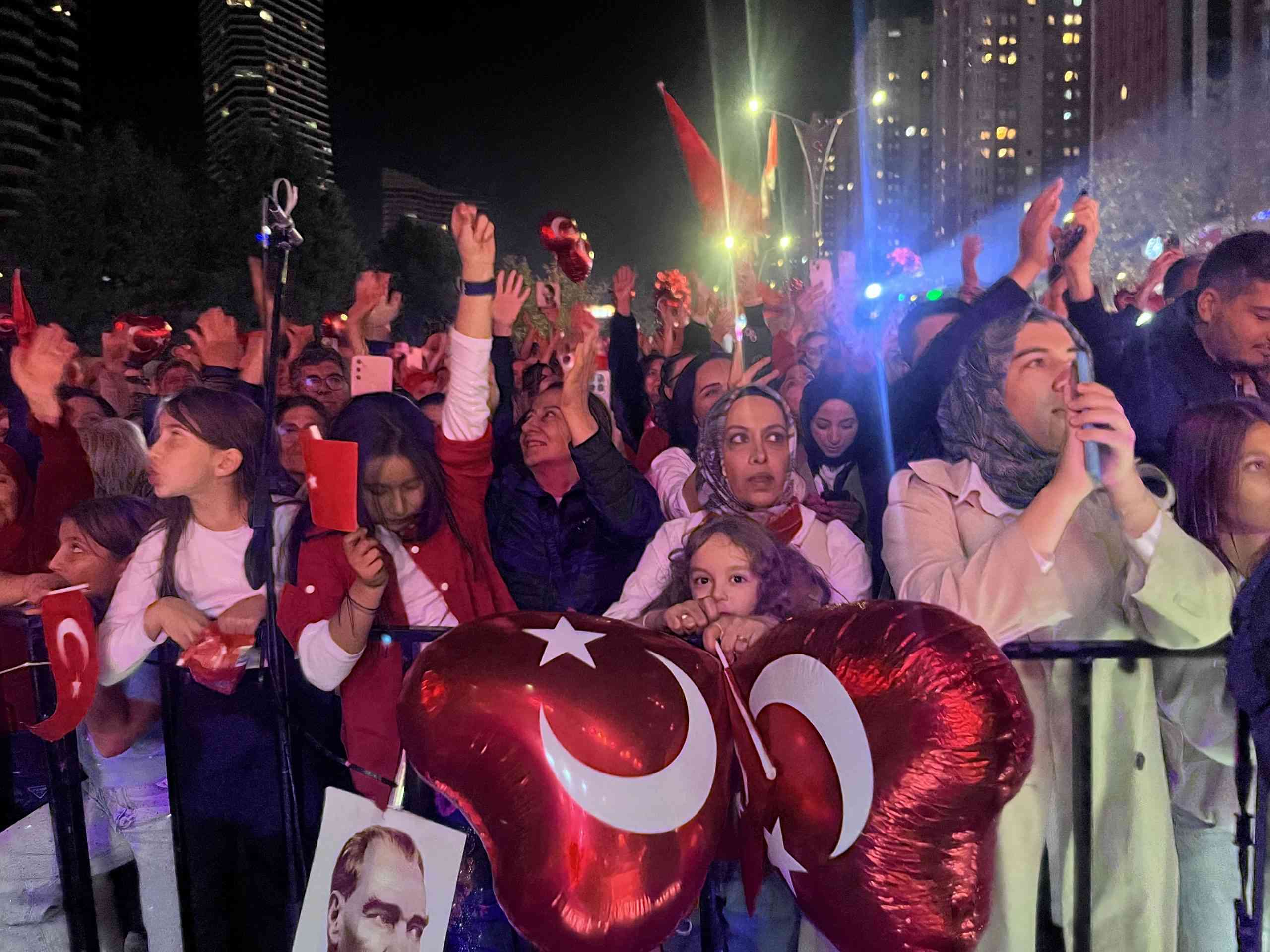 Cumhuriyet’in ilanının 102’nci yıl dönümü, Ataşehir’de gün boyu süren özel