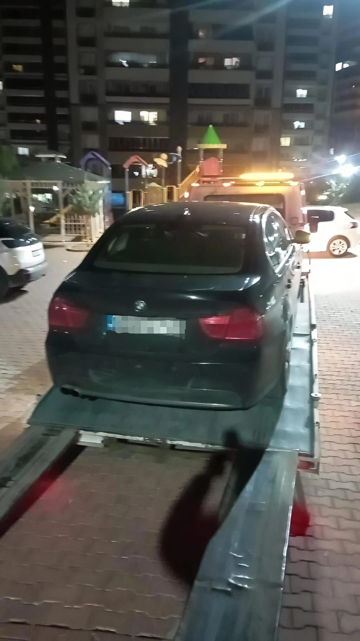 Kahramanmaraş’ta lüks otomobiliyle drift yapan H.H.A., önce güvenlik kameralarına ardından