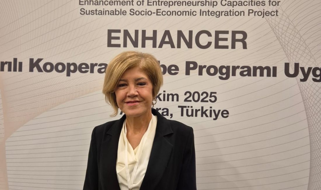 Hatay’ın Samandağ ilçesinde 20 kadınla birlikte kurduğu kooperatifte yöresel ürün