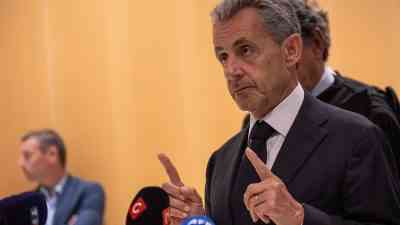 Eski Fransa Cumhurbaşkanı Nicolas Sarkozy, 2007 yılındaki seçim kampanyasında Libya’dan