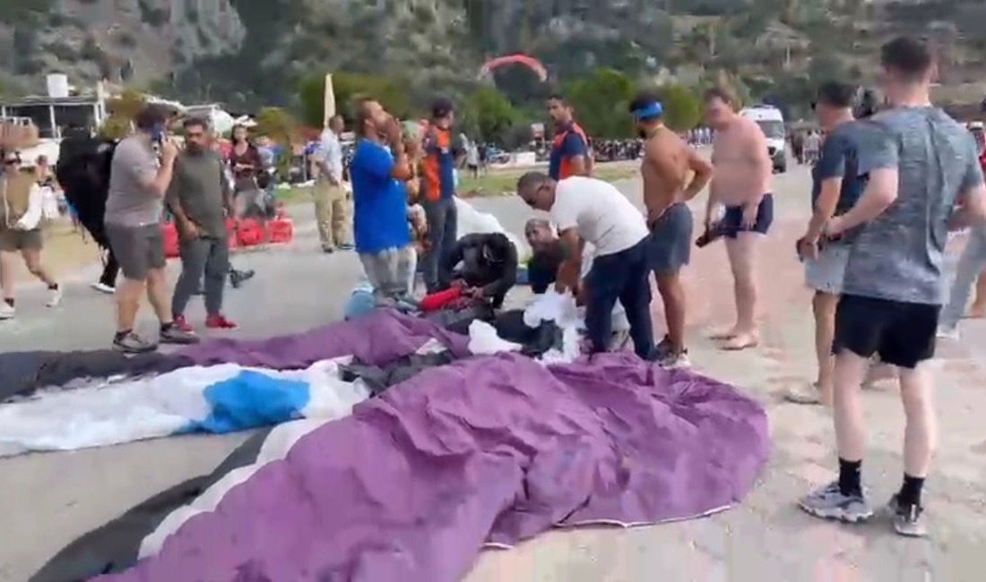 Fethiye’de Hava Oyunları Festivali’nde Yamaç Paraşütleri Havada Çarpıştı: 3 Yaralı Muğla’nın Fethiye ilçesinde düzenlenen 25’inci Uluslararası Hava Oyunları Festivali sırasında,