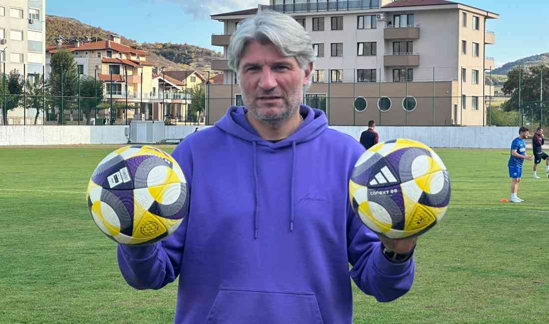 &nbsp; Türkiye’de futbolculuk döneminde Fenerbahçe, İstanbulspor ve Ankaragücü formalarını giyen,