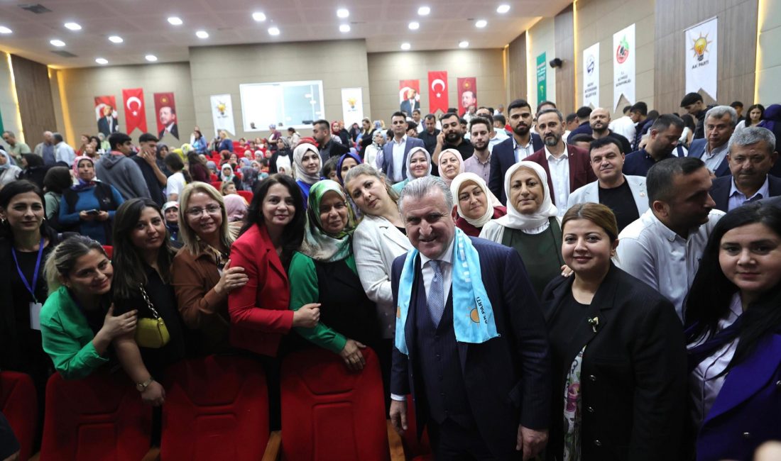 Bakan Osman Aşkın Bak: “Hatay, Cumhurbaşkanı Erdoğan’ın Güçlü Liderliğinde Yeniden İhya Ediliyor” Gençlik ve Spor Bakanı Osman Aşkın Bak, Hatay’ın Cumhurbaşkanı Recep