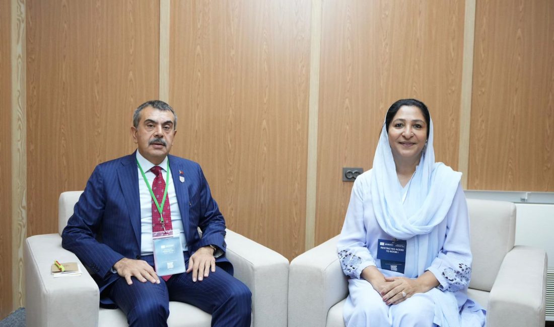 Bakan Yusuf Tekin, Pakistanlı Mevkidaşı Wajiha Qamar İle Bir Araya Geldi Milli Eğitim Bakanı Yusuf Tekin, UNESCO’nun 43’üncü Genel Konferansı kapsamında