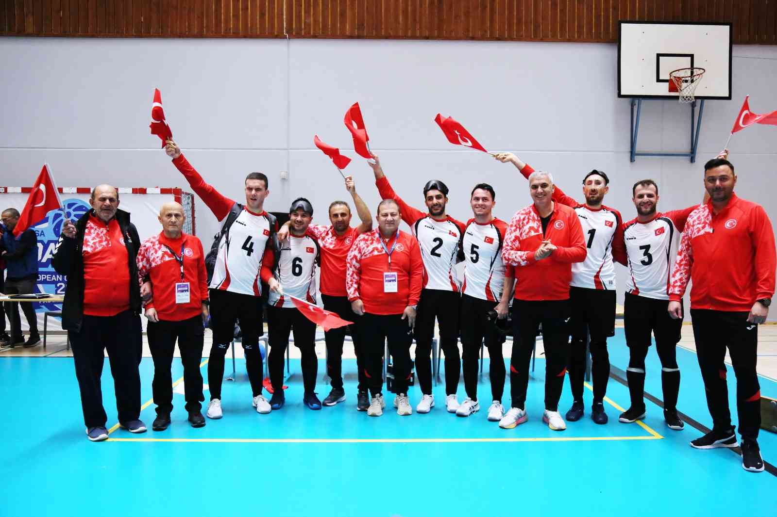 Finlandiya’nın Lahti kentinde düzenlenen 2025 IBSA Goalball Avrupa Şampiyonası’nda hem