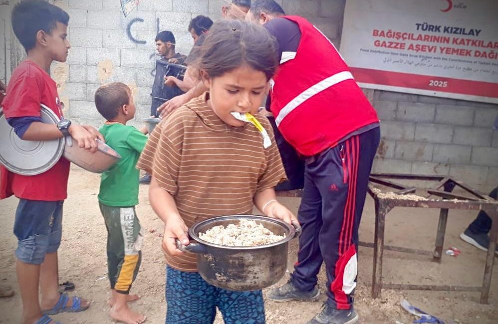 Gazze’de sağlanan ateşkesin ardından Türk Kızılay, bölgedeki insani yardım çalışmalarını