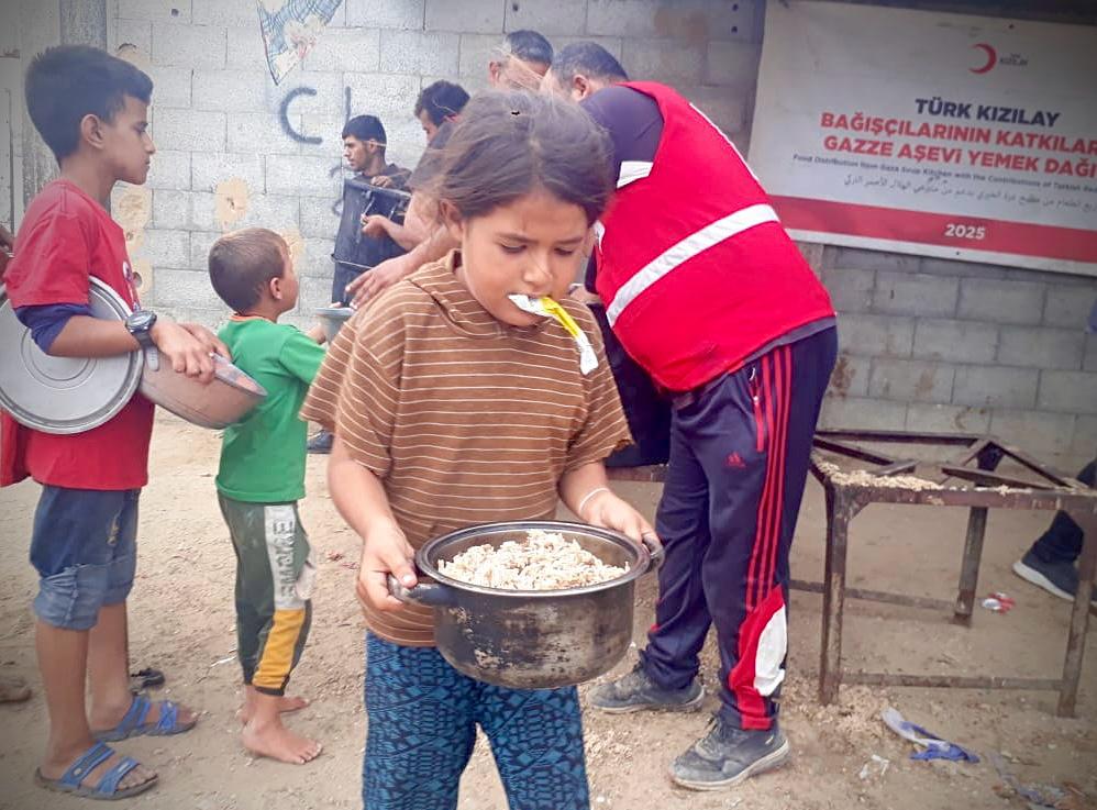 Gazze’de sağlanan ateşkesin ardından Türk Kızılay, bölgedeki insani yardım çalışmalarını